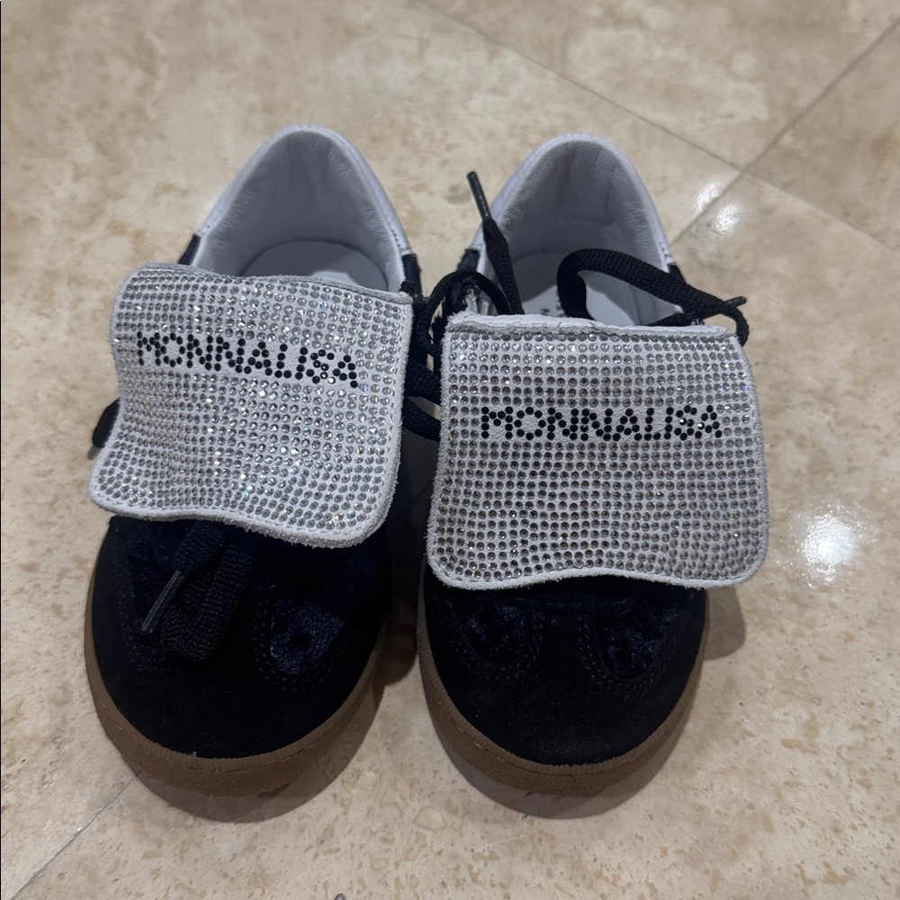 MonnaLisa Black Shoes with Silver Sparkle